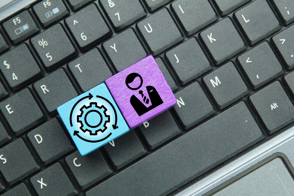 Colored Cubes With Employee And Management Icons 2025 03 09 16 27 58 Utc